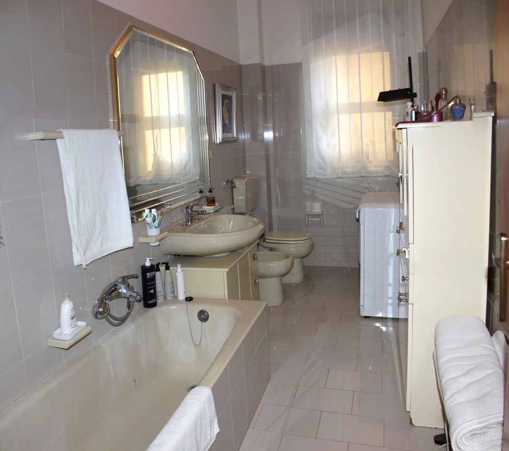 Bagno casa vendita Rocca di Capri Leone RC71VF