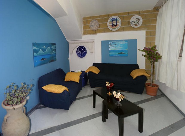 Raffinata casa vacanza a 50 metri dal mare a Capo d´Orlando. Rif. CD79