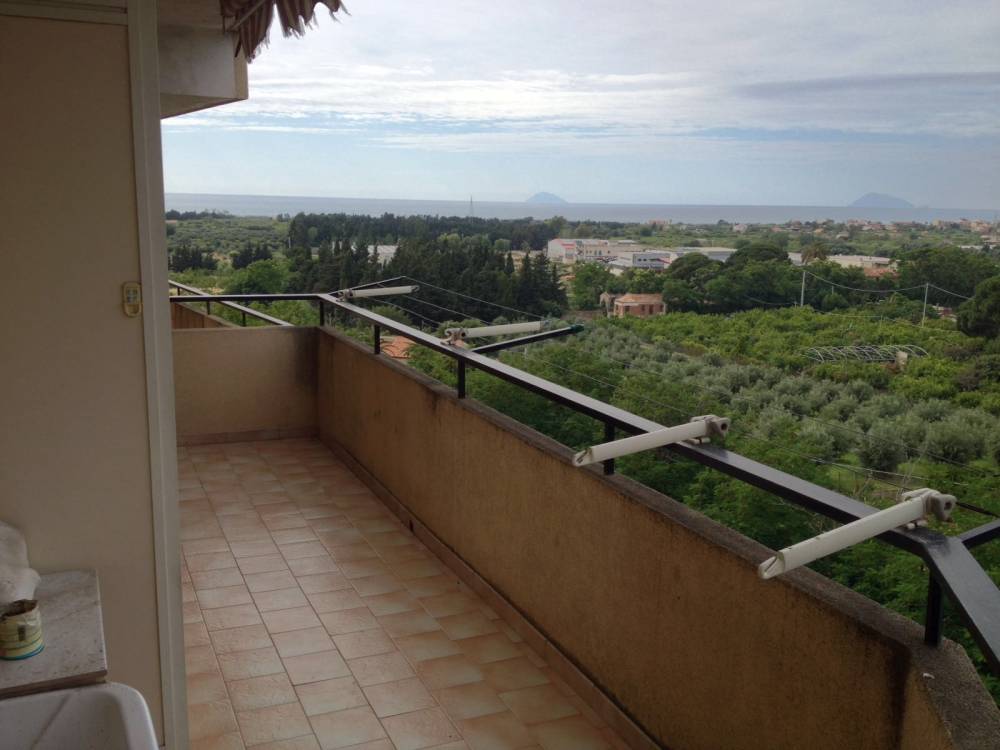 Terrazzo con vista mare dell'abitazione in vendita a Capo d'Orlando - Sicilia