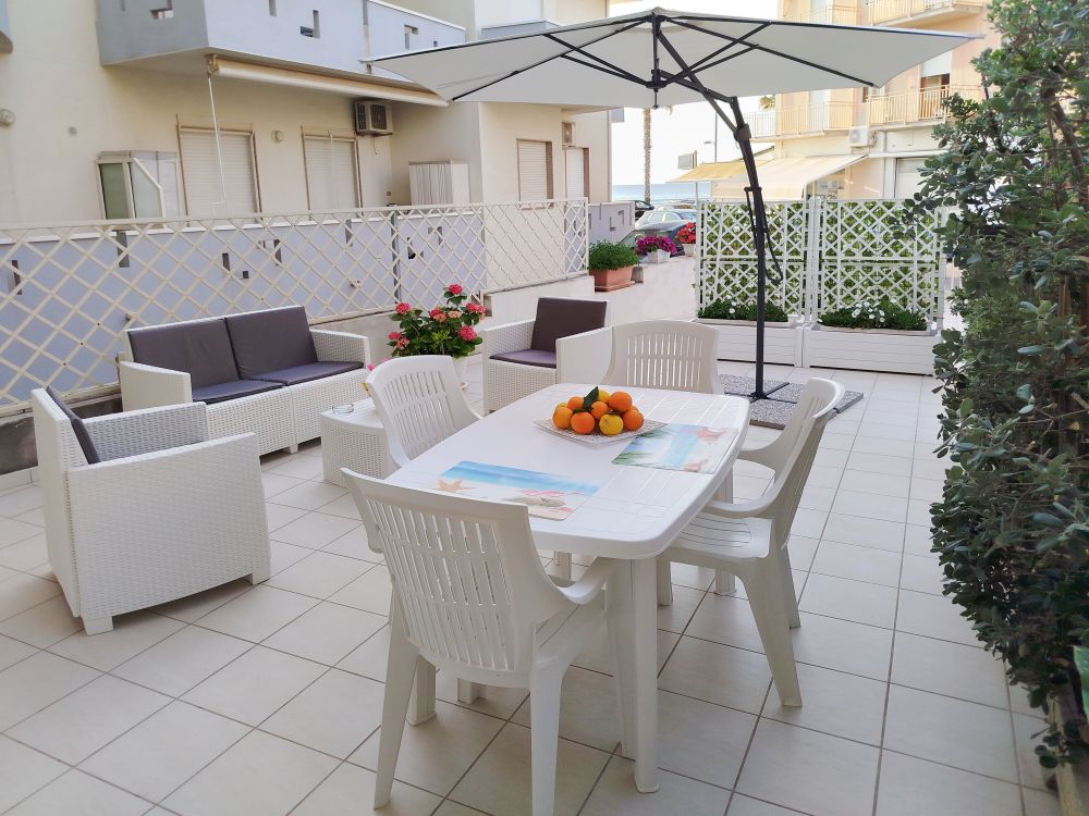 Terrazzo + arredo esterno