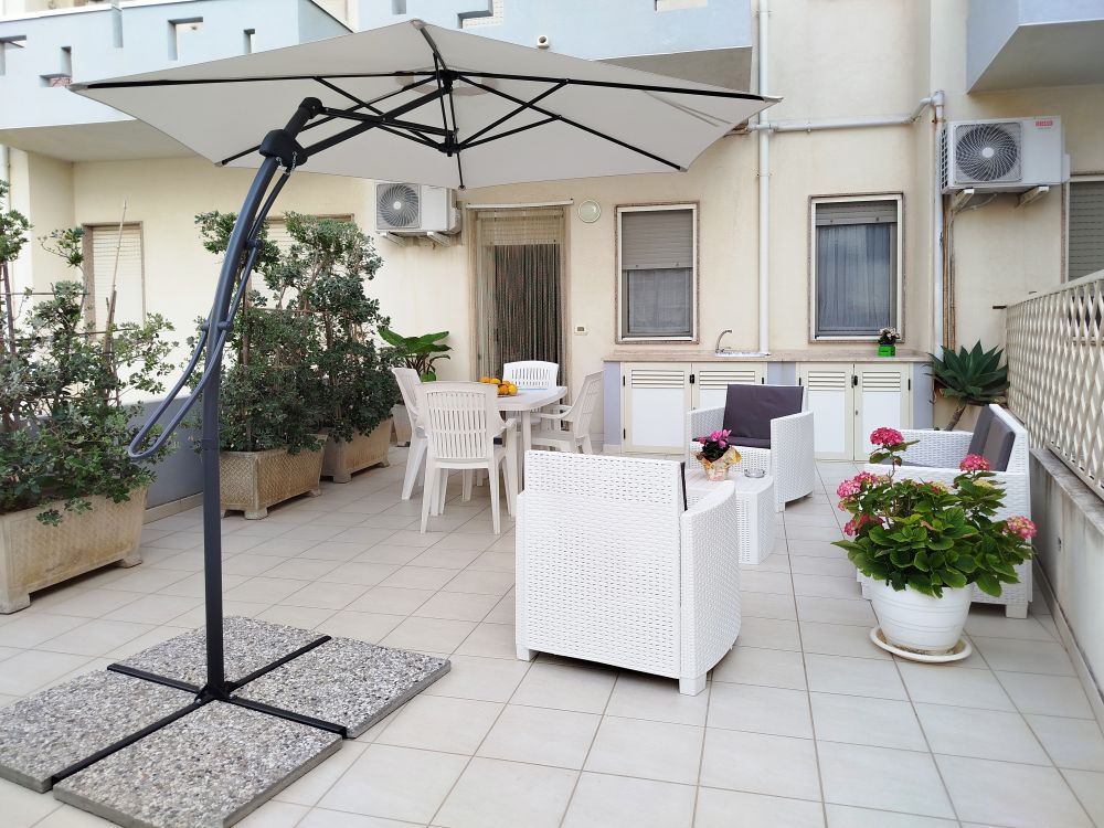 Terrazzo + arredo esterno