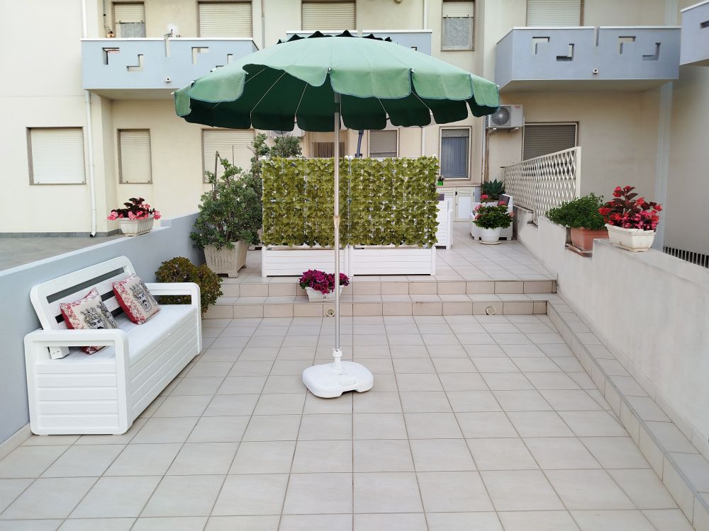 Terrazzo + arredo esterno