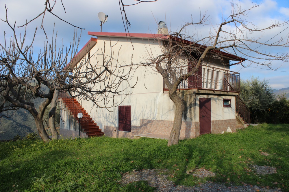 Esterno della villa in vendita nel Comune di Mirto