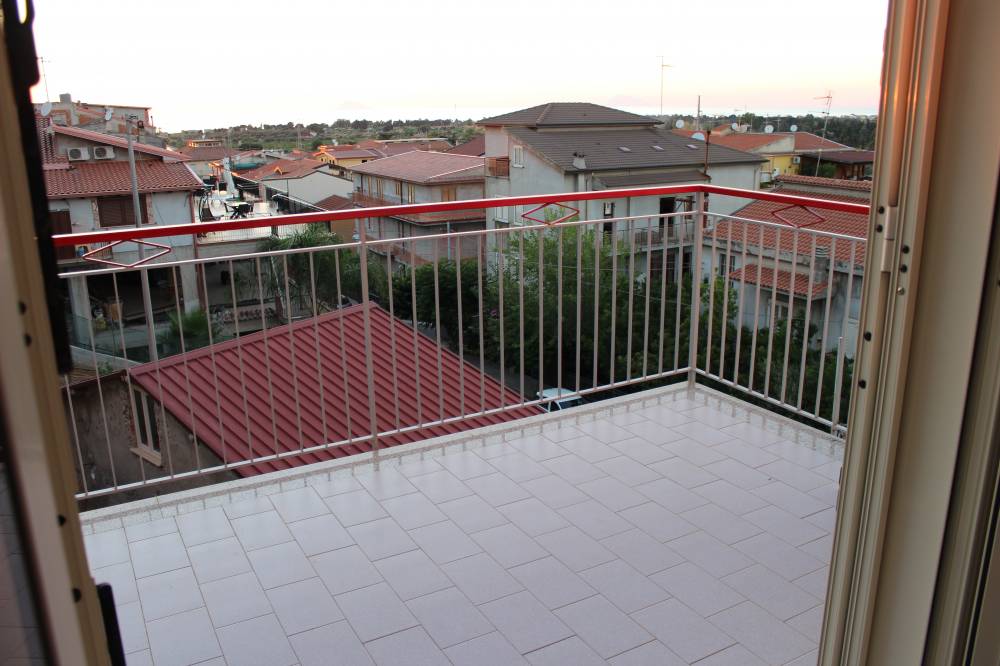 Terrazzo con vista mare ed Isole Eolie