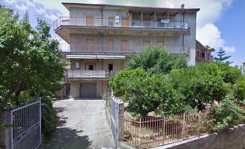 Ingresso del mini appartamento con annesso terreno