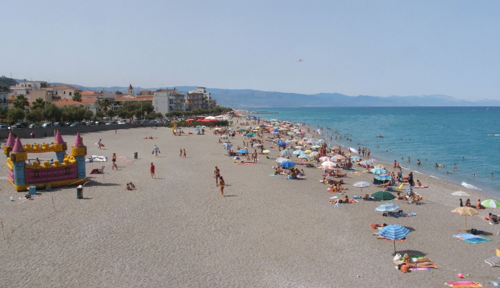 Spiaggia del lungomare Andrea Doria - Casa Vacanza RC55 a Rocca di Capri Leone