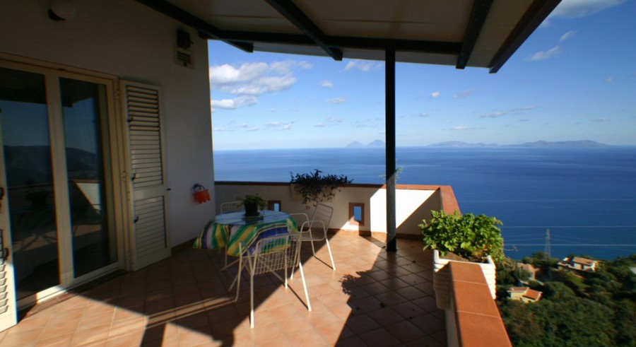 Terrazza con vista mare