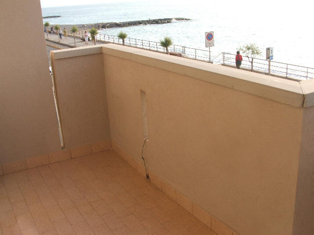 Terrazzo con vista mare